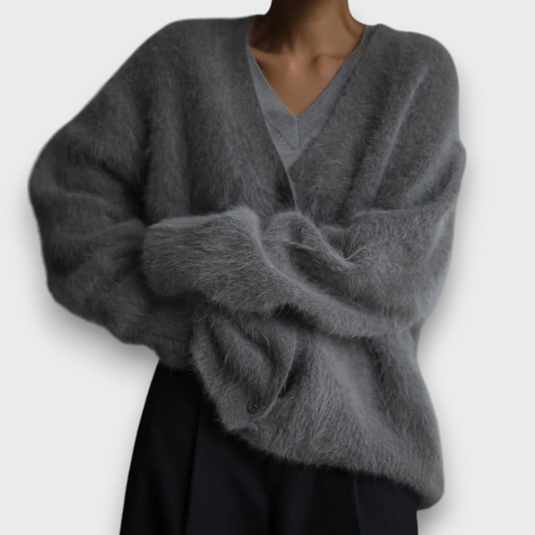 Natalia – Miękki Kardigan o Klasycznym Kroju