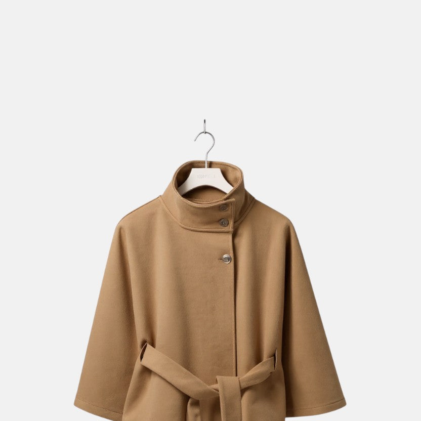 Helena - Płaszcz-kapelusz z paskiem w talii i stójką